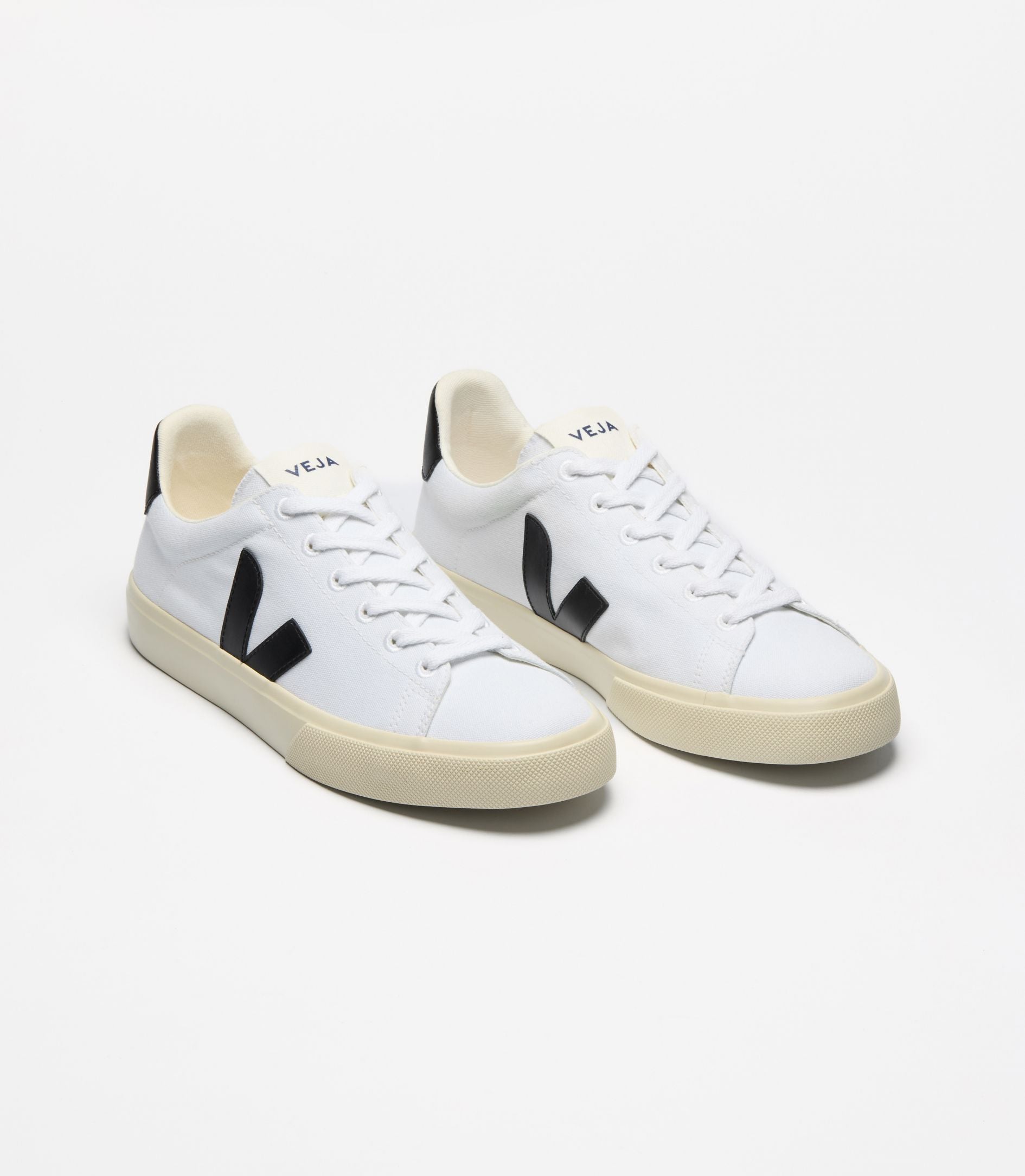 Campo Canvas in White Black from Veja - Image 2