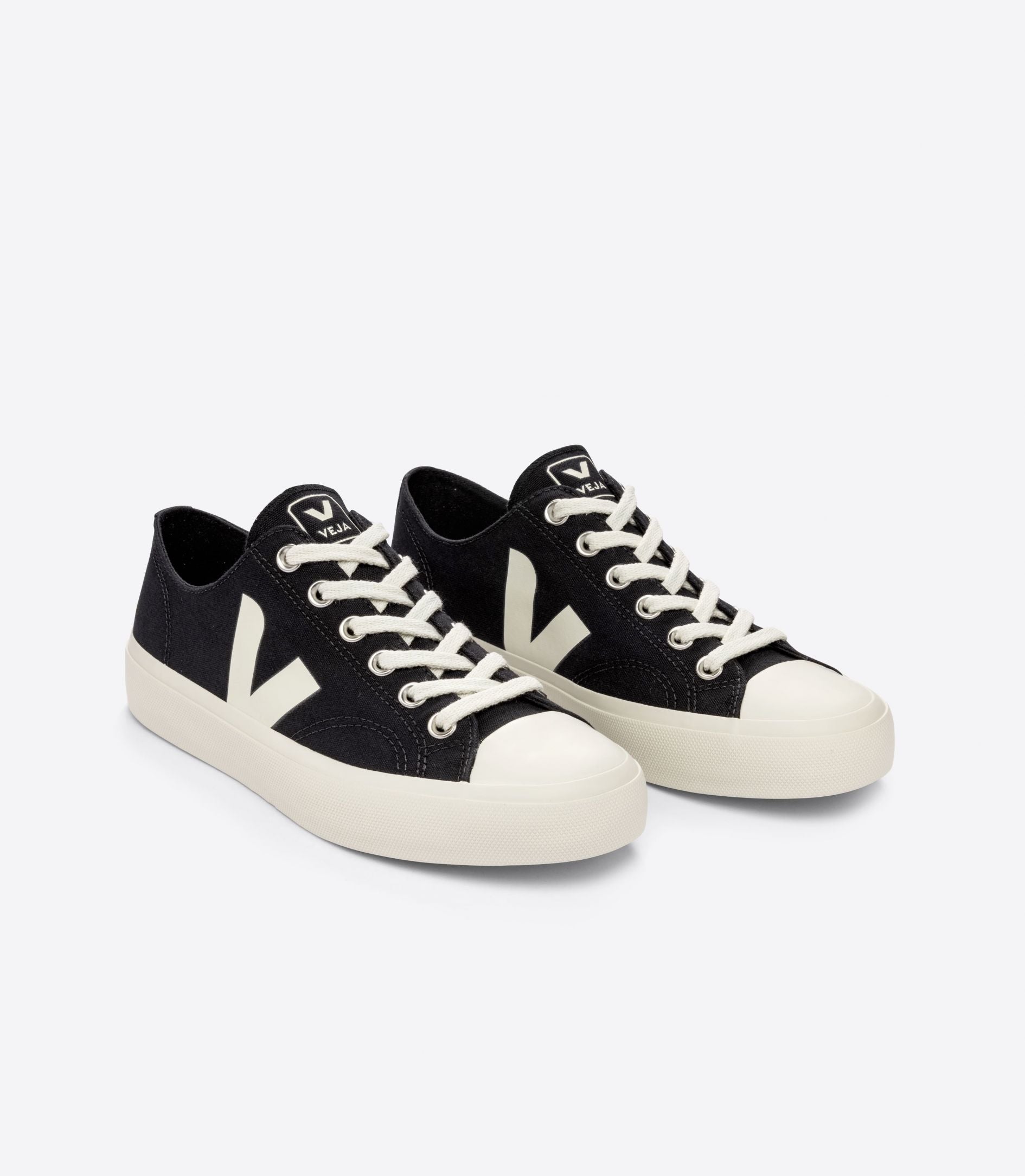 Wata II Low Canvas in Black Pierre from Veja - Image 3